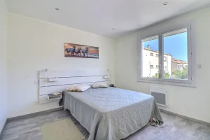 chambre double fenetre appartement suzanne 5