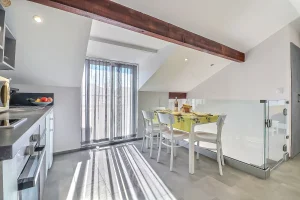 espace repas appartement suzanne 3