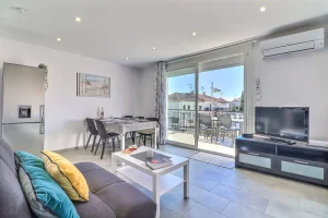 sejour avec balcon appartement suzanne 2